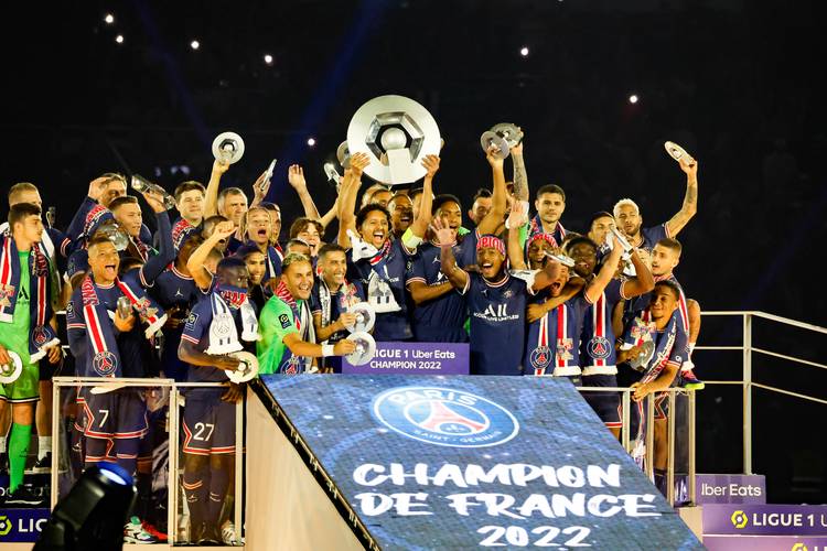 除了炮轰WTT压榨球员，我们该理解更多，不辜负孙颖莎的长期坚守（与其只炮轰WTT压榨球员，不如多些理解，别辜负孙颖莎的长期坚守）