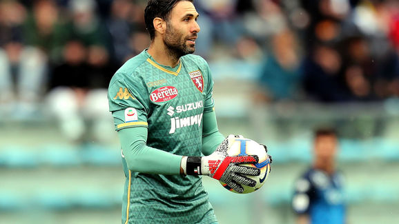 非洲杯战报：姆伯莫献助攻，埃永闪击制胜，喀麦隆1-0加蓬（非洲杯快讯：姆伯莫送妙传，埃永闪击建功，喀麦隆1-0小胜加蓬）