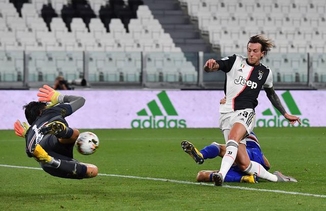 城市更新记丨城市老厂区变身社区活力场（老厂区焕新：工业遗址化身社区活力中心）