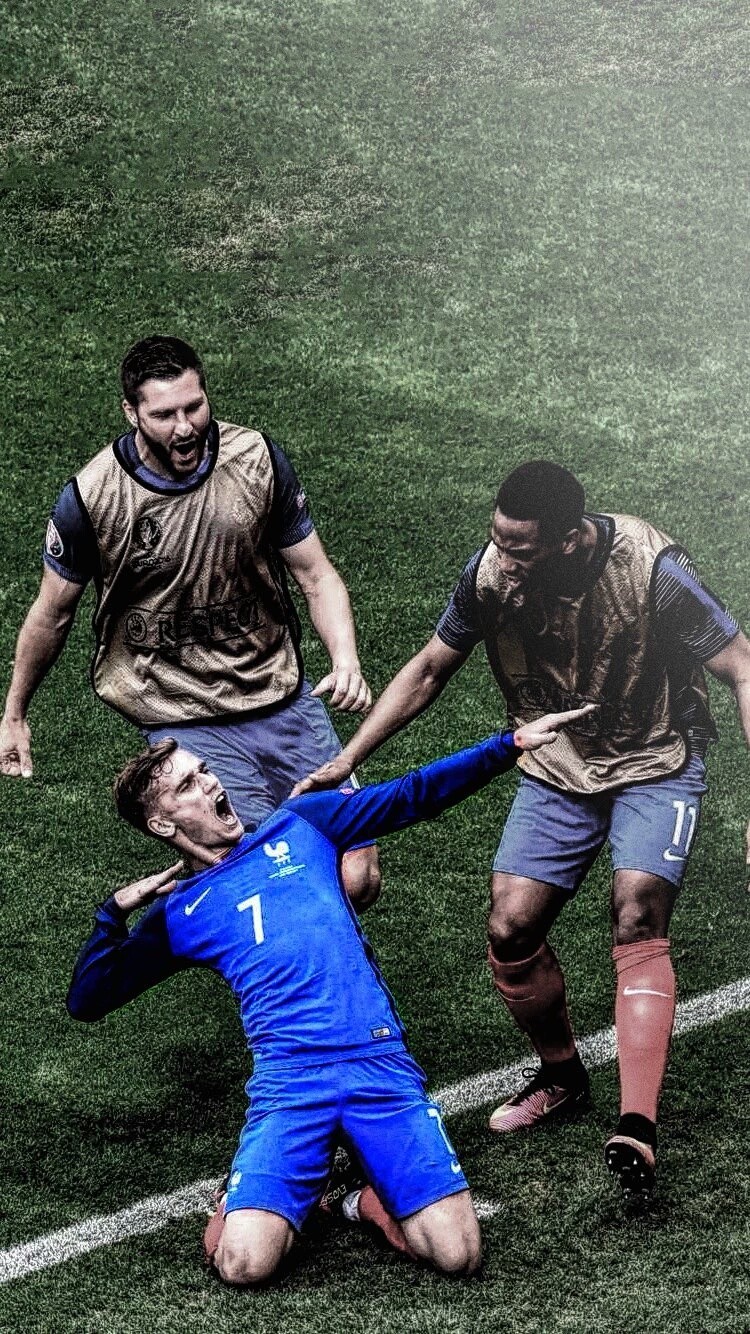 科尔谈库明加遭DNP：他不是明星球员，就会遇到这种情况（科尔谈库明加未获出场：非明星球员难免遇到这种情况）