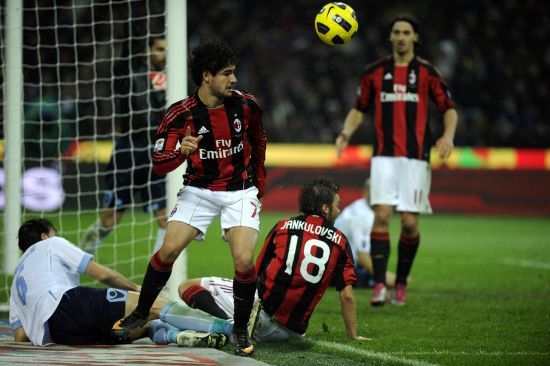 有些差距，肉眼就能看出来（差距一目了然）