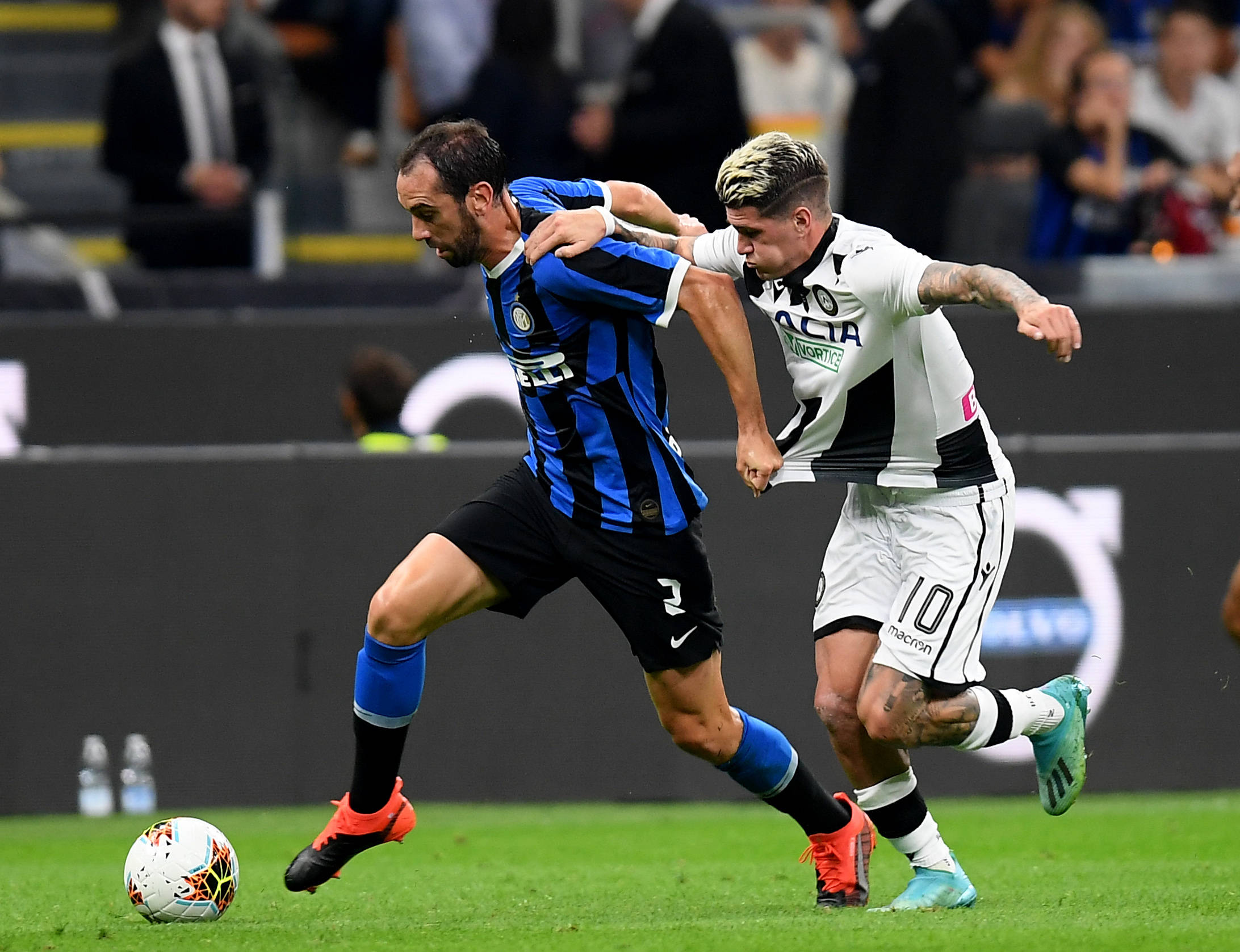 武里南联后卫谈踢海港：我们会尽最大努力，在比赛中拿下3分（武里南联后卫展望战海港：全力以赴，目标三分）