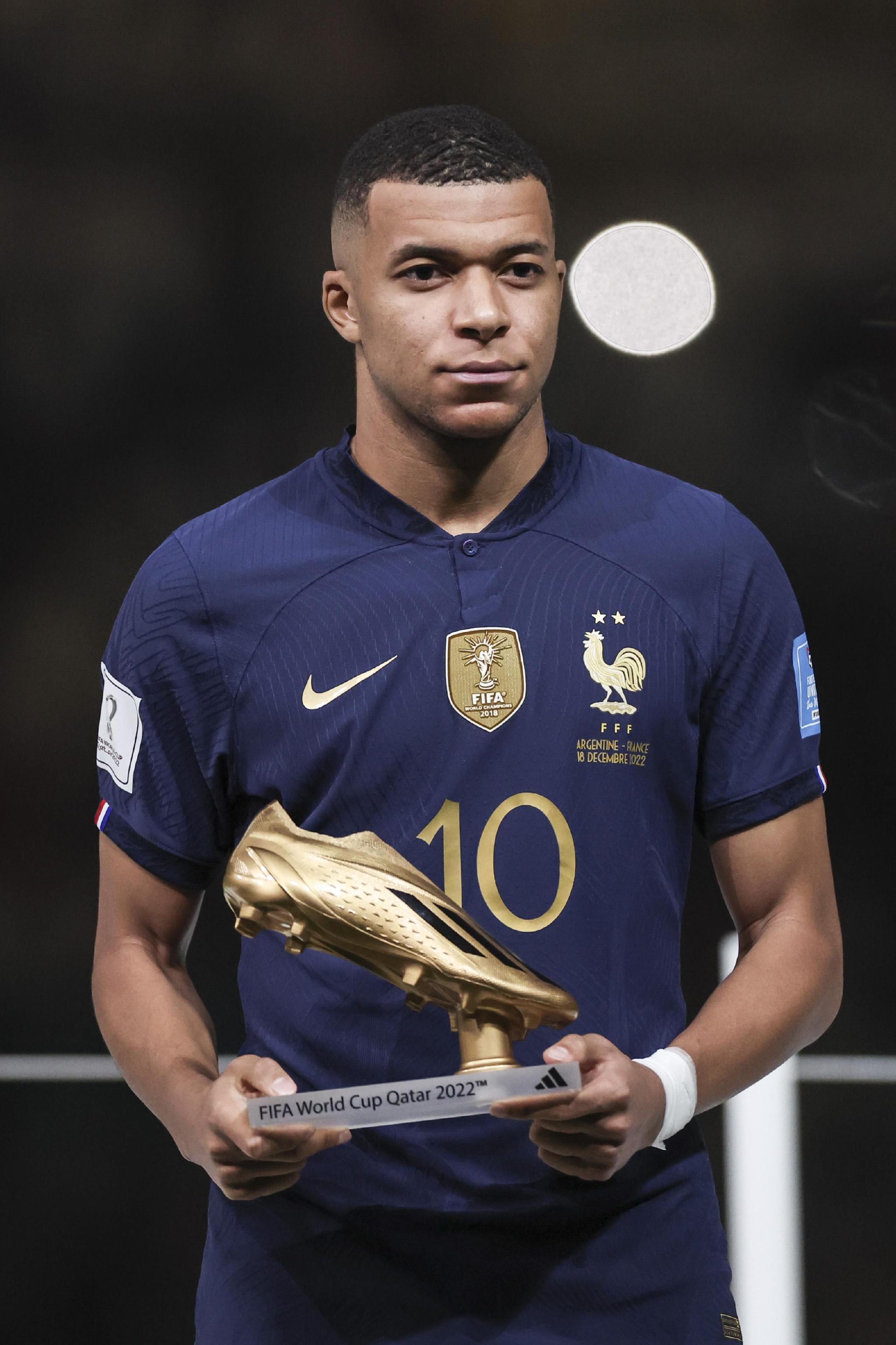 辽宁男篮王哲林末节关键表现（王哲林末节高光表现领衔辽宁男篮）