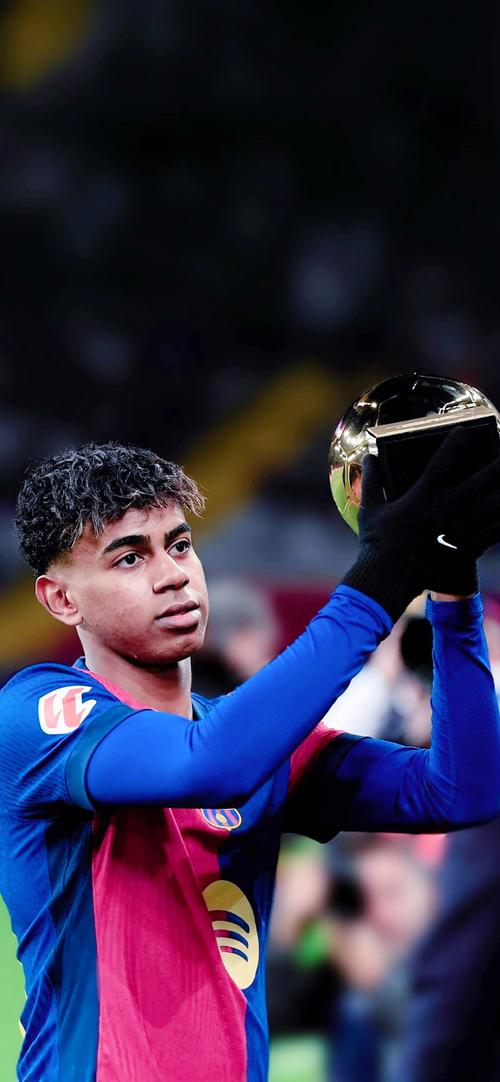 天空：抗议活动不断，苏超凯尔特人股东大会草草收场（Sky：抗议声不止，苏超凯尔特人股东大会匆忙收场）