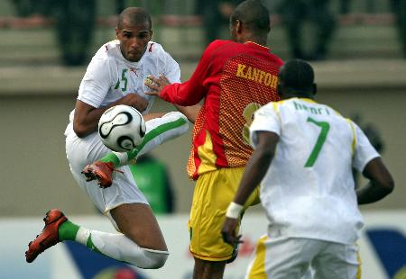 官方：穆西亚拉回归拜仁，并参加了球队今天的合练（拜仁官方：穆西亚拉归队，今日随队合练）