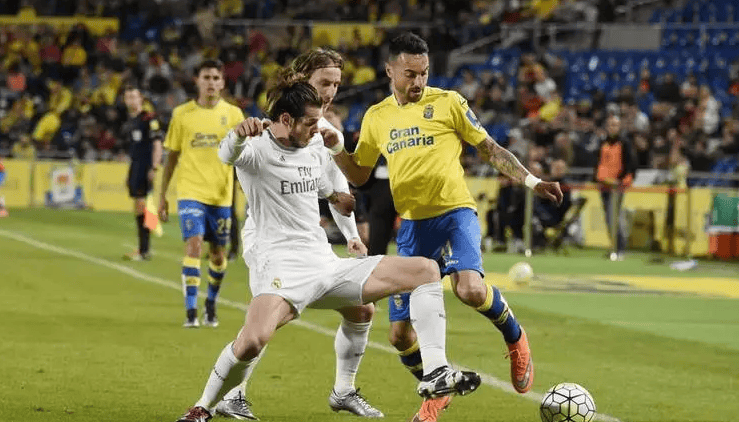 体操名将桑兰现状：瘫痪15年后嫁经纪人，婚后被丈夫和儿子宠上天（桑兰近况：经历15年瘫痪后与经纪人步入婚姻，如今获丈夫与儿子悉心守护）